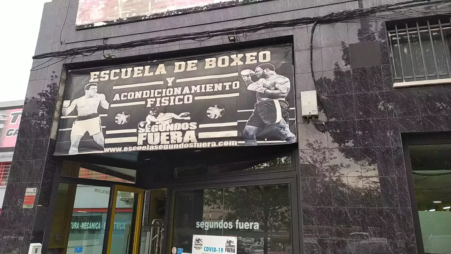 2. Escuela de Boxeo y acondicionamiento físico SEGUNDOSFUERA