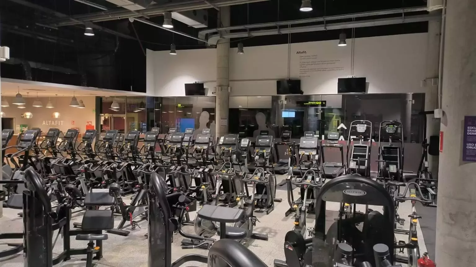 3. Gimnasio AltaFit Pamplona Estación