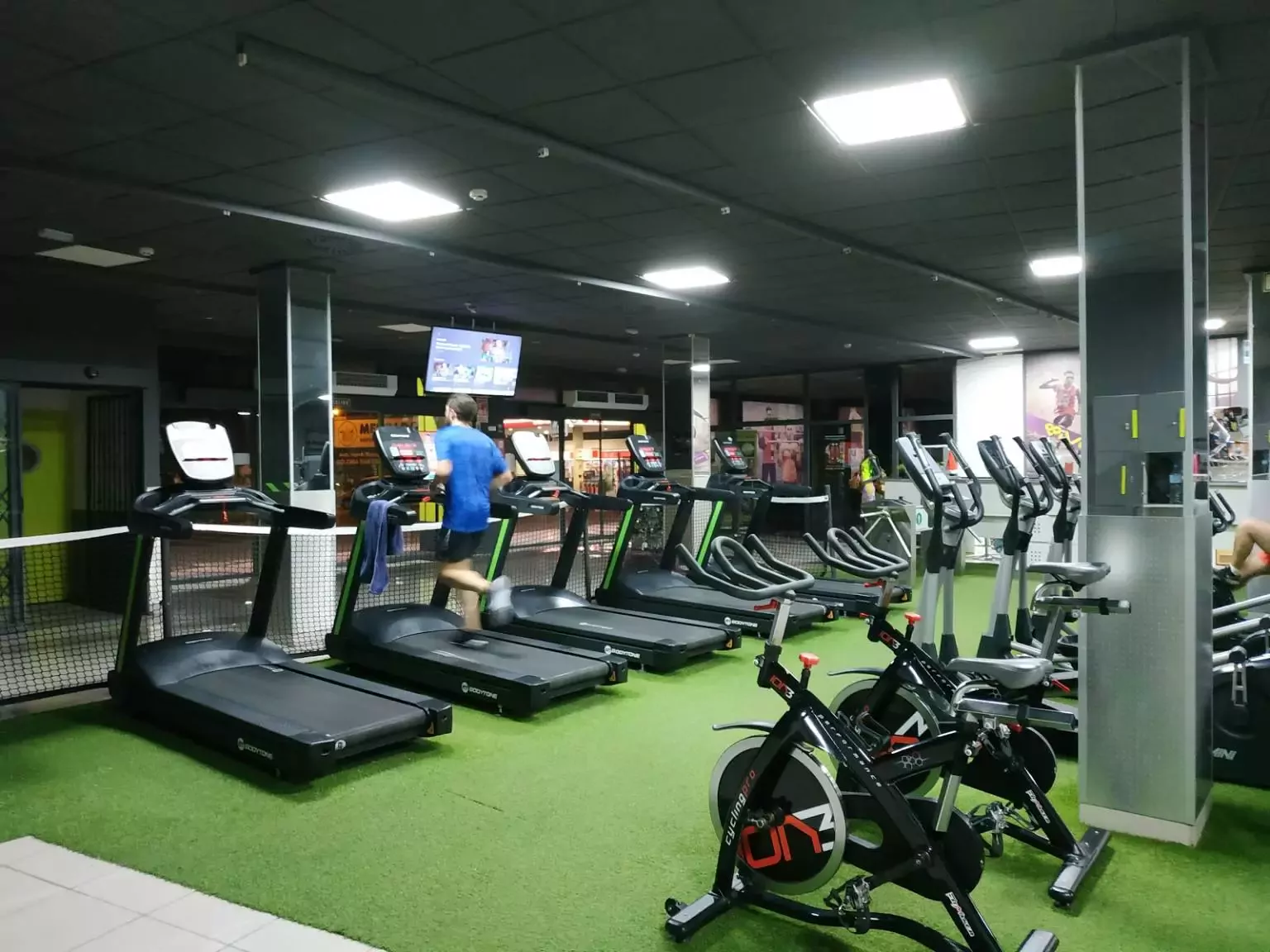 7. Vivefit Sport Center