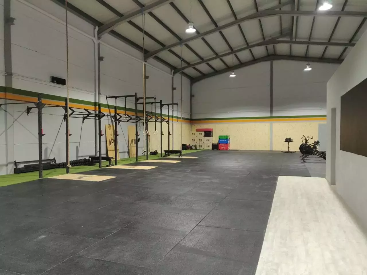 8. Linares CrossFit