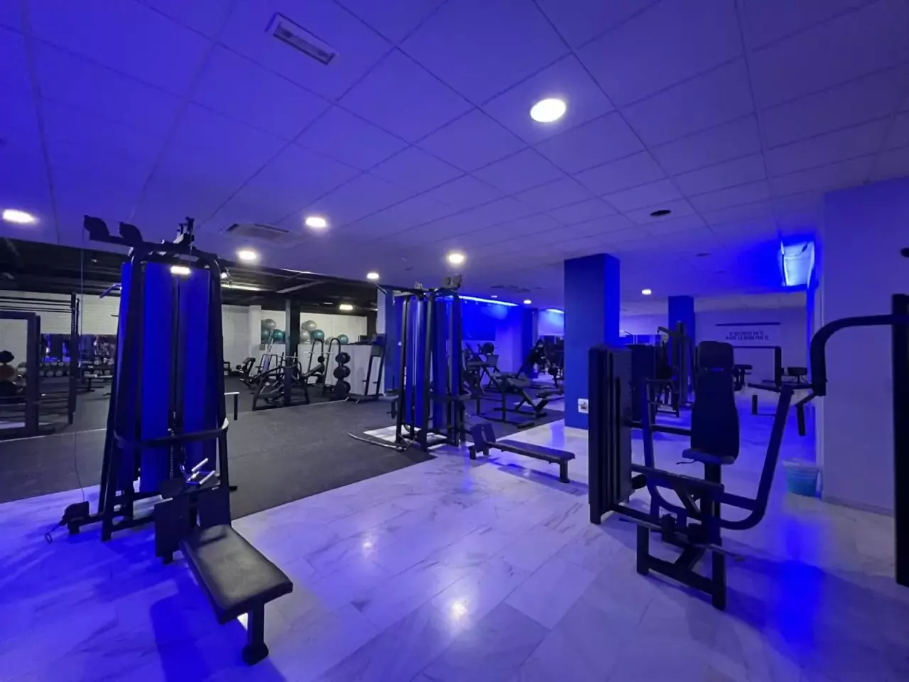 1. Gimnasio BlueGym Lucena