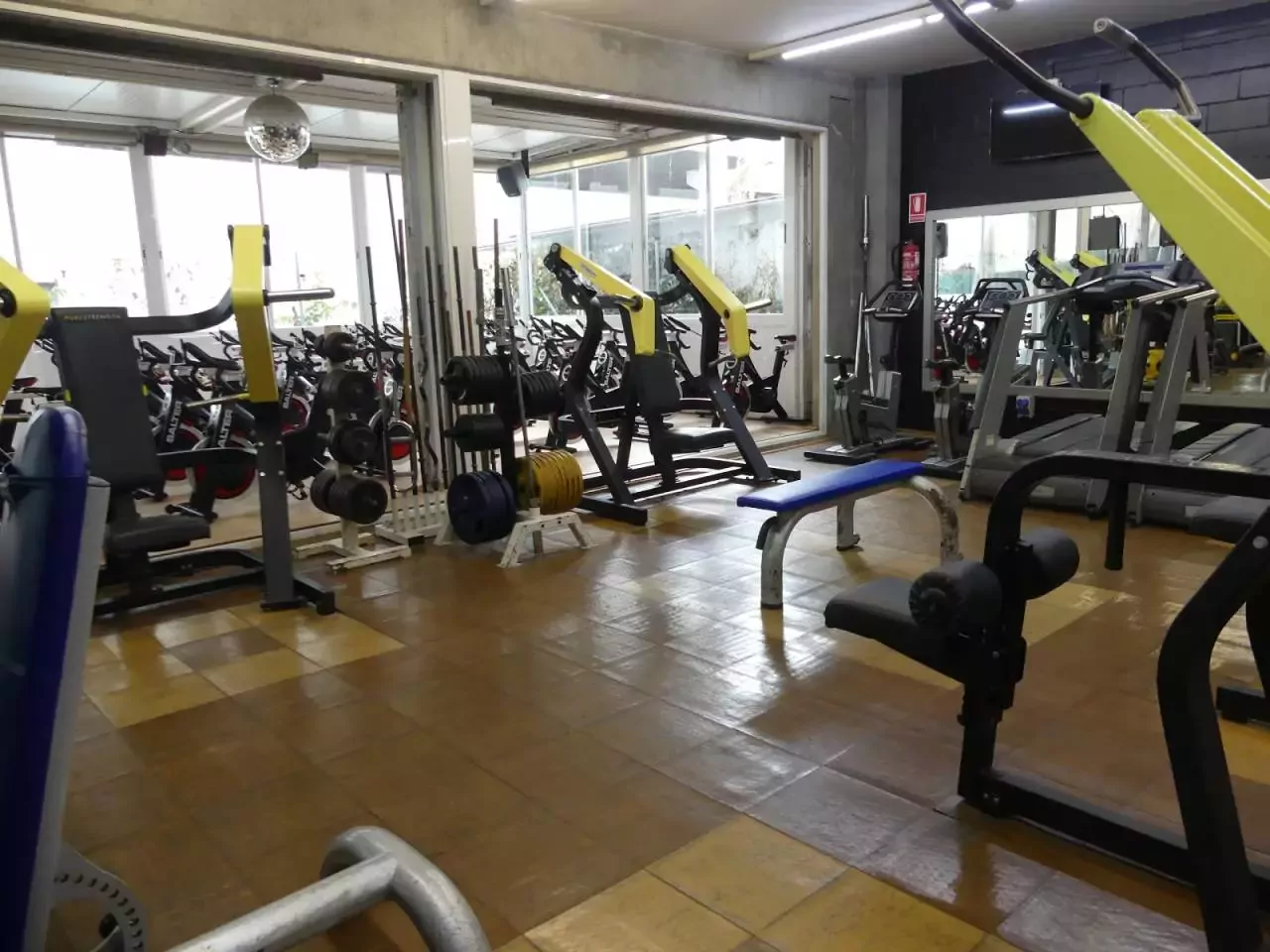 5. Jordi's Gym Fitness