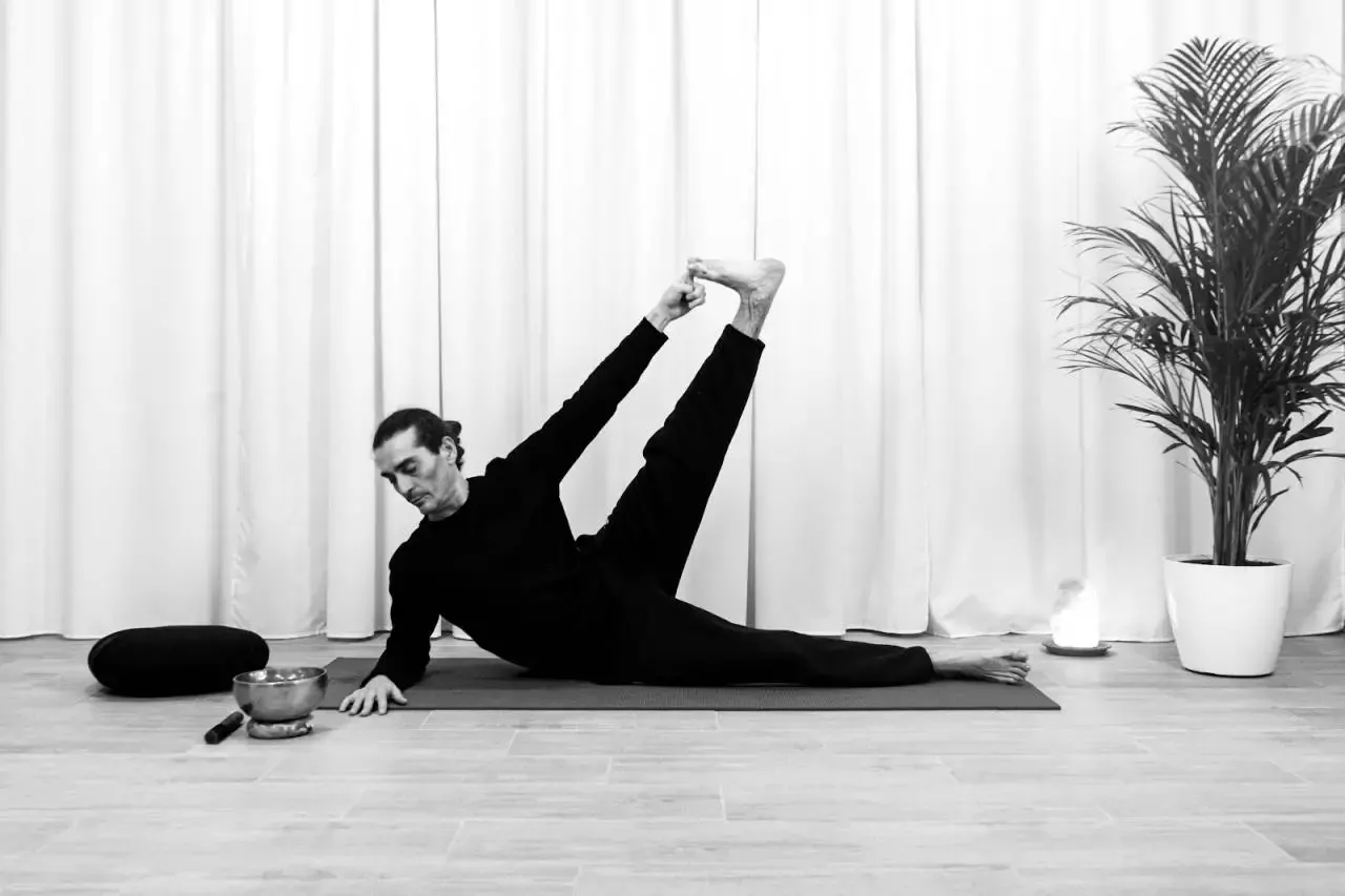4. Yoga Carlos Rubio