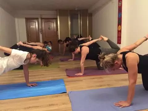 CENTRO DE YOGA, MASAJES Y ESTÉTICA INTEGRAL GANDIA  - LA SAFOR CENTRO SPA AYUVINYASA