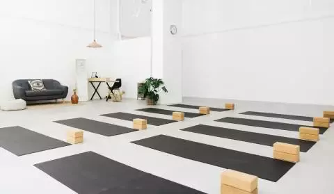 𝗦𝗮𝘁𝘆𝗮 𝗬𝗼𝗴𝗮 𝗦𝘁𝘂𝗱𝗶𝗼 - Clases de Yoga en Sant Adrià