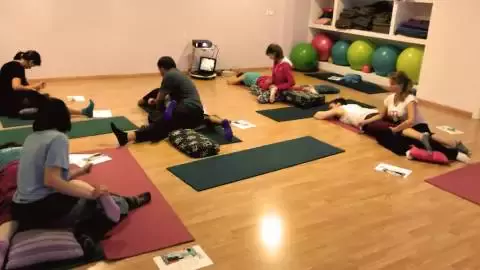 SURYA · Centro de Yoga